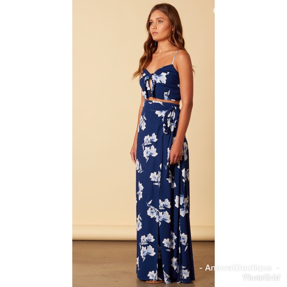 Two Piece Aphrodite Skirt Set - Picture 3 of 8